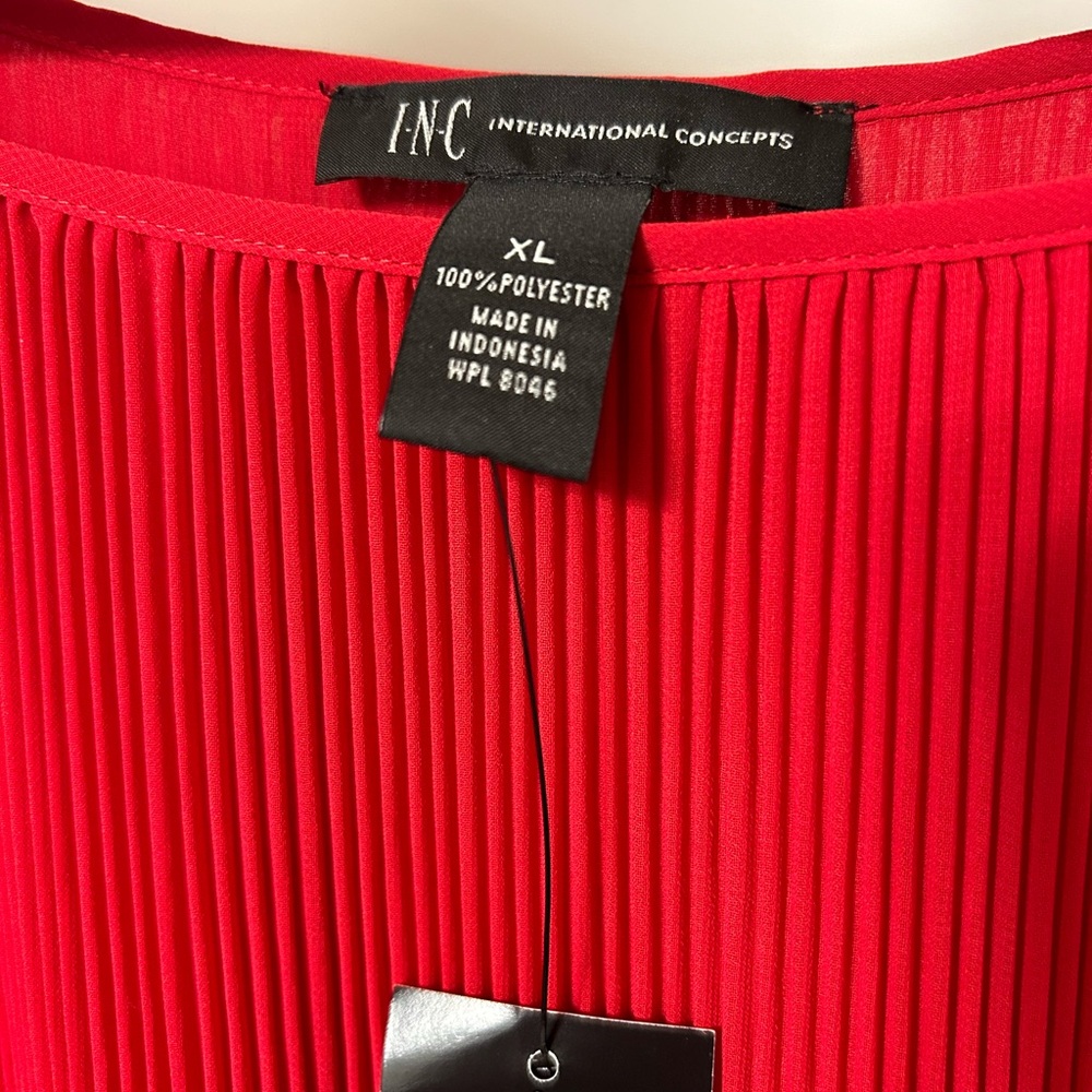 INC Red cold shoulder, pleated blouse. Size XL. - Picture 8 of 9